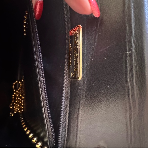 Stuart Weitzman Black Shoulder Bag with Gold Trim - Picture 5 of 12